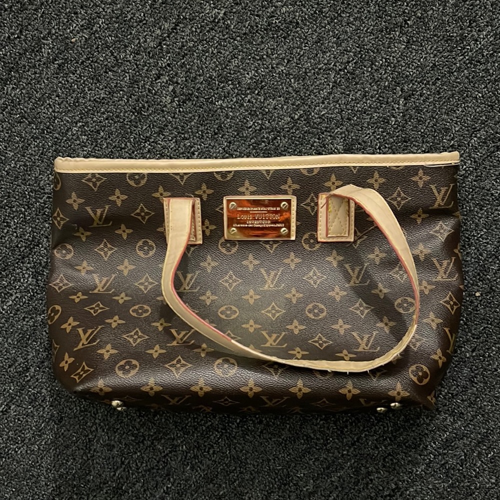 Lv bag UAHQ